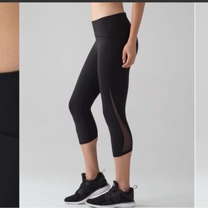 🍋Lululemon Train Times Crop (17")
Black